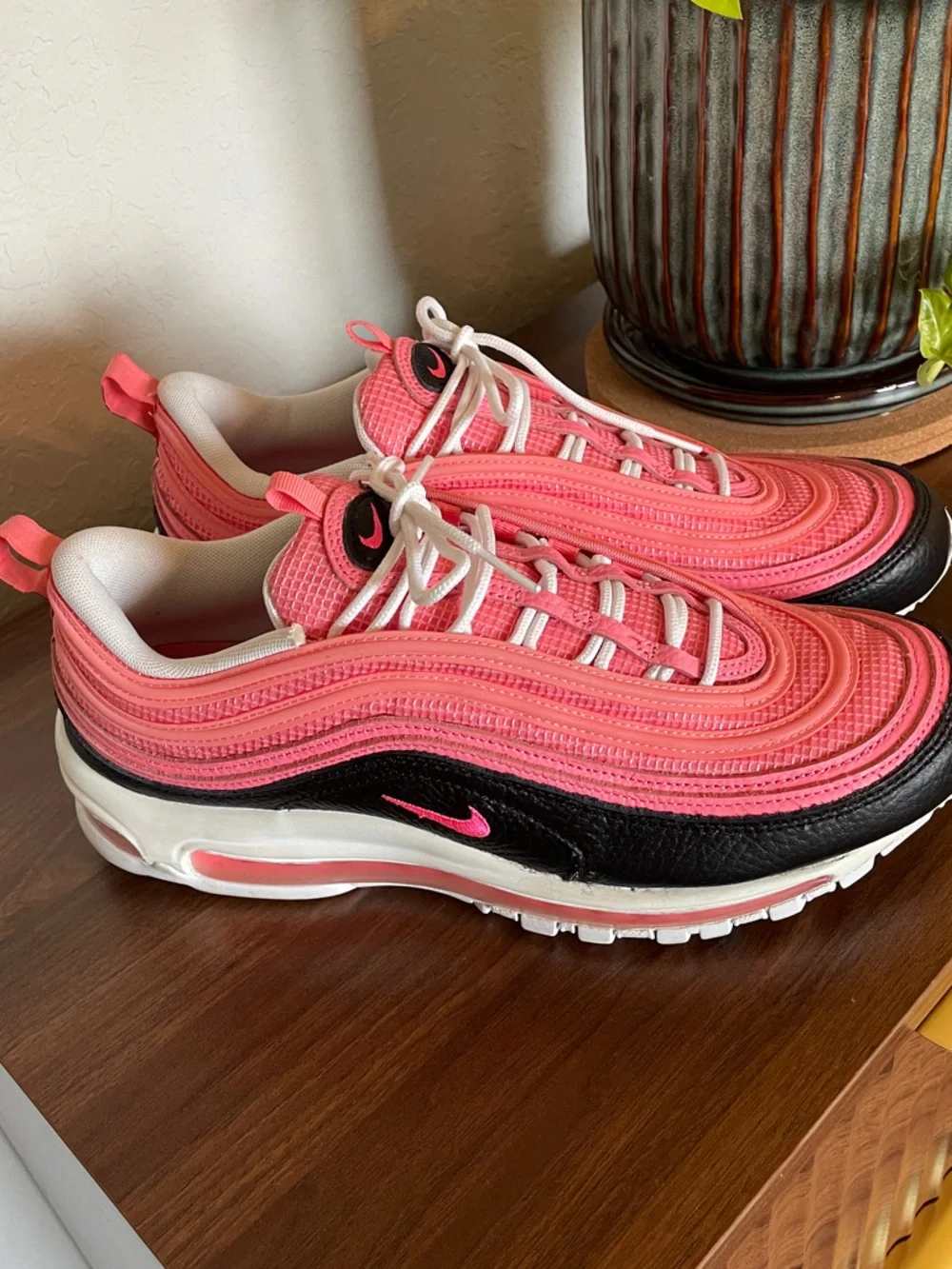 Nike Men 's Air Max 97 Pink and Black Athletic Shoes Air